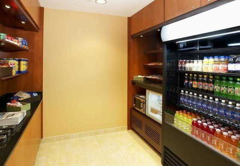 Fairfield Inn & Suites By Marriott Cumberland Restaurant bilde